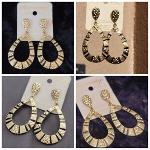 Vtg Tear Drop Gold Tone Black Dangle Earrings